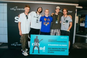 Cityband-2021-Strawberry-Blondes-komisija-2